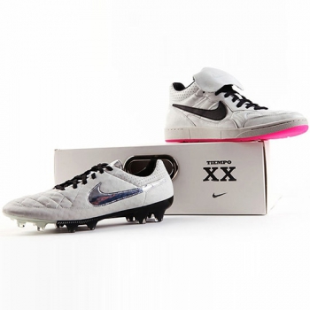 【偶寄卖 SS级 US10.5=EUR44.5=JP285】Nike Tiempo XX Pack 传奇20周年纪念版礼盒装（运动复古板鞋+足球鞋）647797-100/647545-006